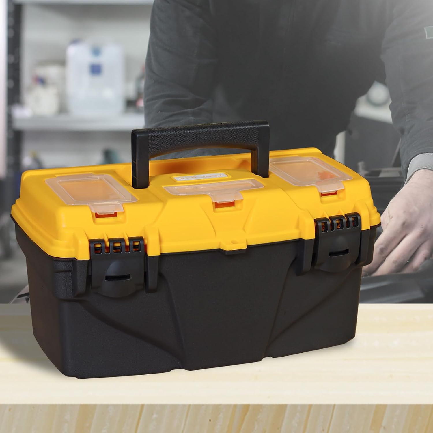  Torin ATRJH-3015T Boîte à Outils En Plastique Avec Plateau Amovible Noir/jaune 39,4 Cm