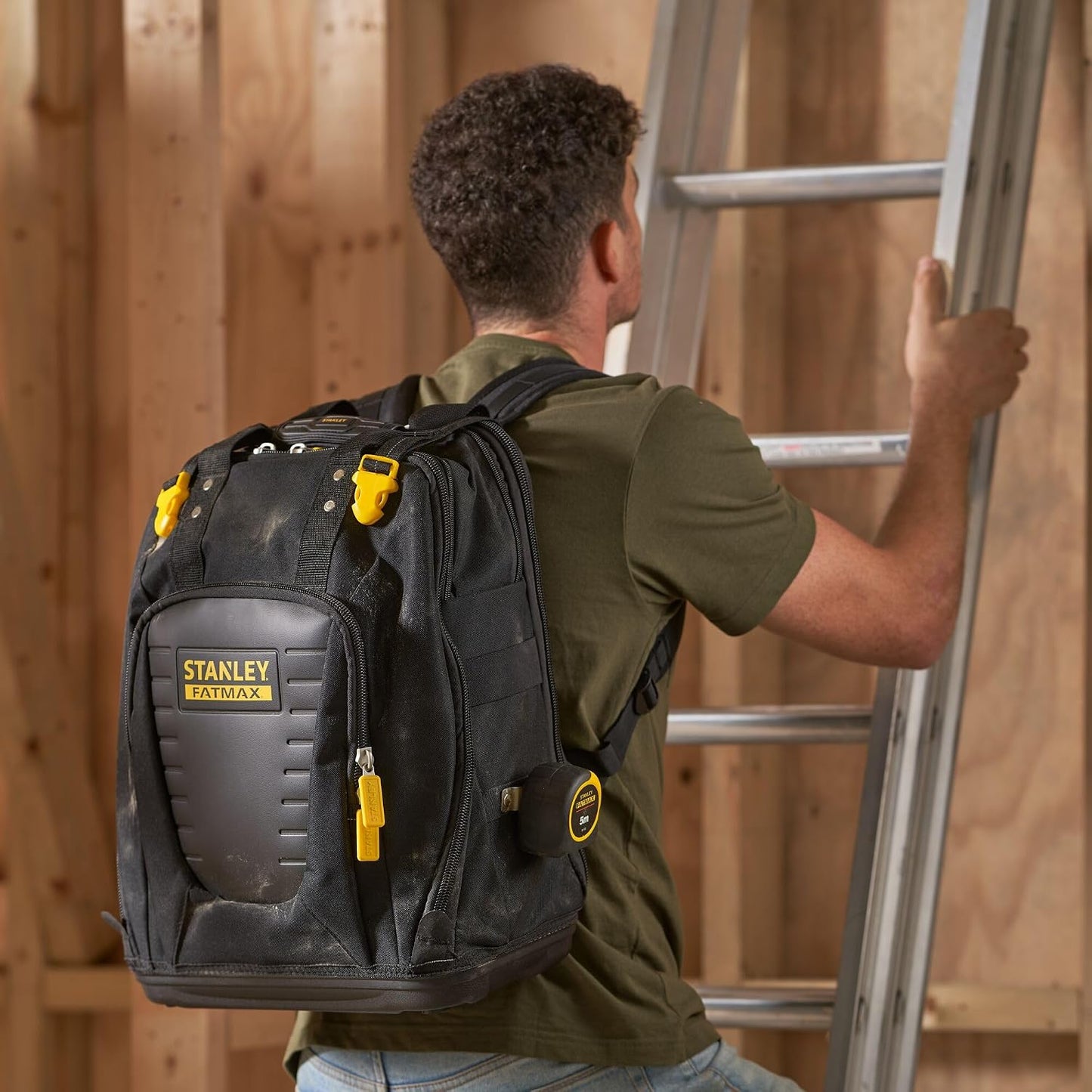  Stanley Fmst1-80144 Sac À Outils Gamme Fatmax - Base Rigide -600 Deniers - Nombreuses Poches - Sangles D'Épaules Détachables - 4 Compartiments Multicolore