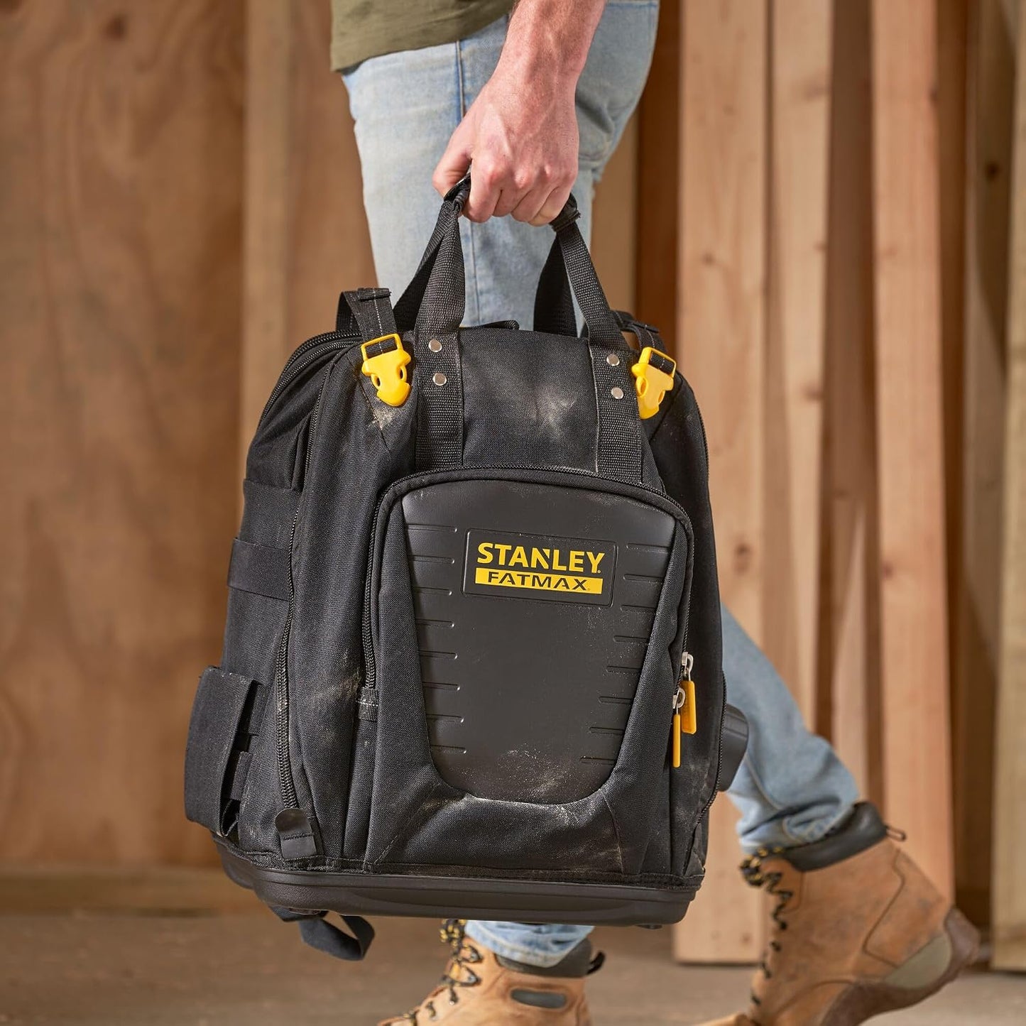  Stanley Fmst1-80144 Sac À Outils Gamme Fatmax - Base Rigide -600 Deniers - Nombreuses Poches - Sangles D'Épaules Détachables - 4 Compartiments Multicolore