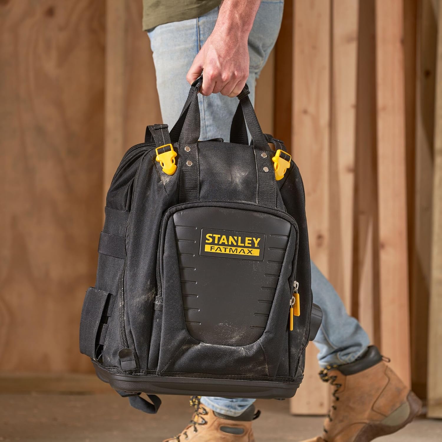  Stanley Fmst1-80144 Sac À Outils Gamme Fatmax - Base Rigide -600 Deniers - Nombreuses Poches - Sangles D'Épaules Détachables - 4 Compartiments Multicolore